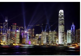 香港的稅率屬全球最低之列，稅制簡單而可預知。只有營商利潤、薪俸、物業三種收入需要繳